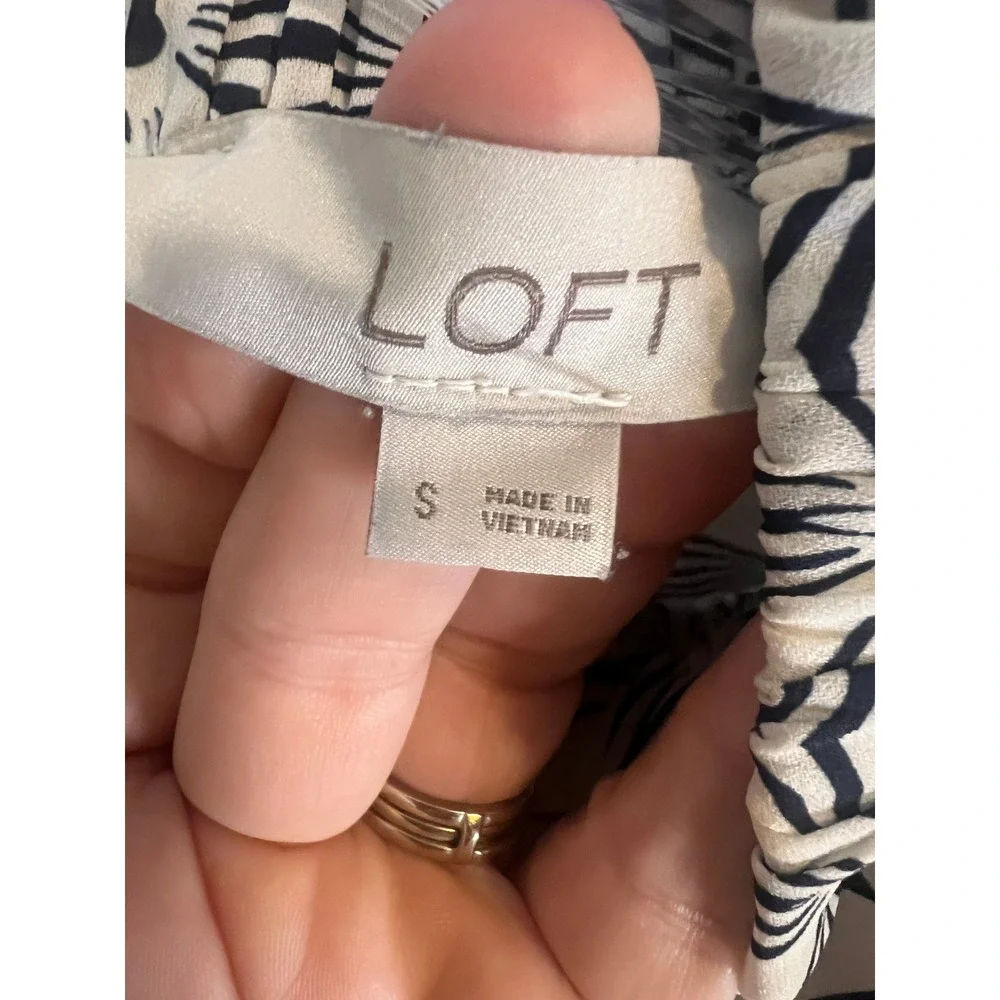 LOFT Navy White Geometric Starburst Puff Sleeve Mock Neck Ruffle Blouse Small
